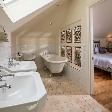 Tolcarne Colonial Restaurant&rooms New Quay
