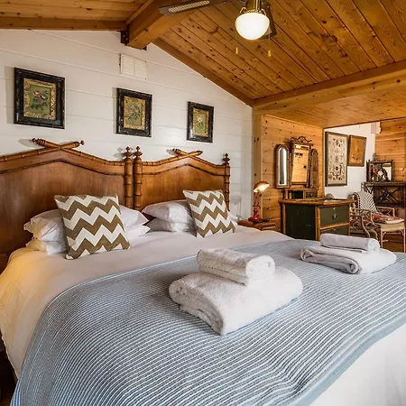 Tolcarne Colonial Restaurant&rooms New Quay