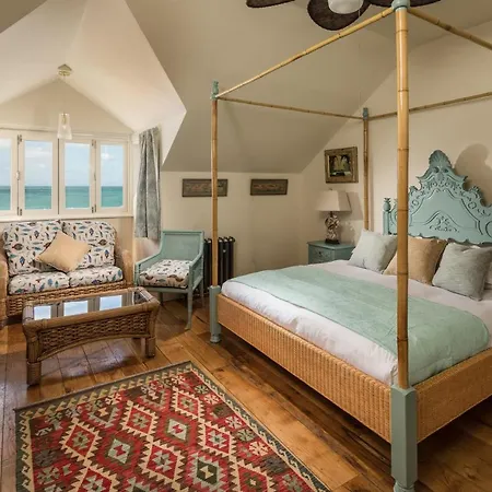 Tolcarne Colonial Restaurant&rooms * New Quay